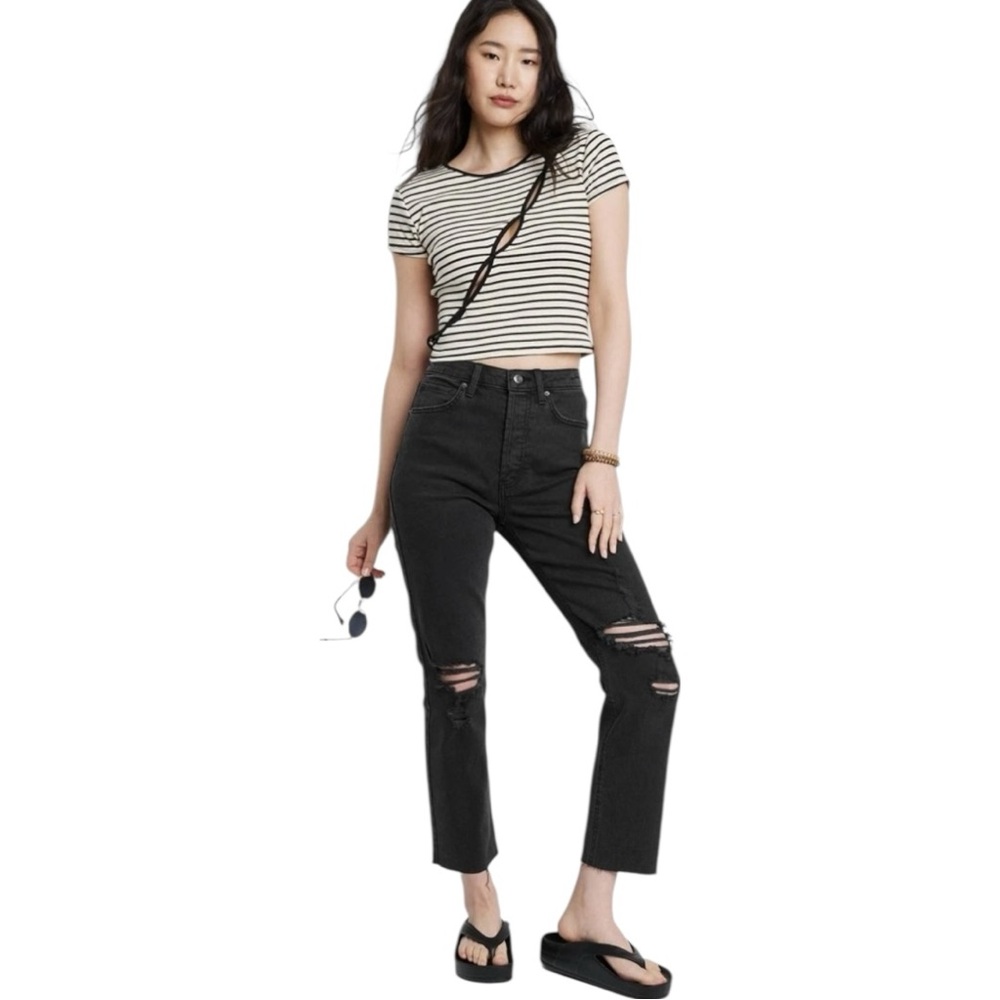 Wild Fable Women’s Distressed Super High Rise Slim Straight Jeans Black Size 6